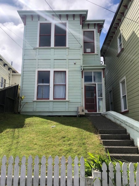 4 Te Wharepouri Street, Berhampore, Wellington - Carousel 1