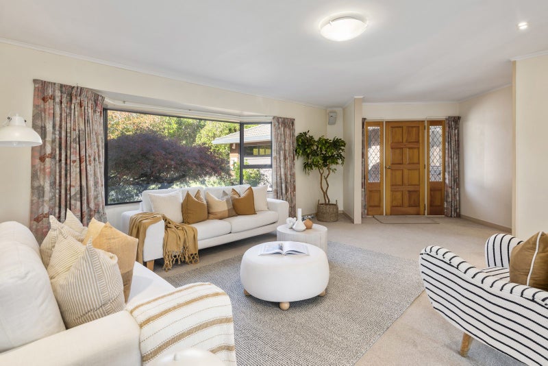 11 Lynwood Place, Owhata, Rotorua - Carousel 2