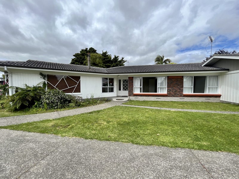 12 Magnolia Avenue, Opaheke, Papakura - Carousel 1