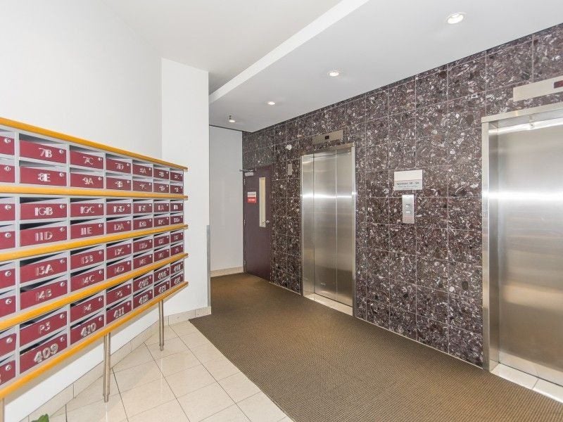 12B/163 The Terrace, Wellington Central, Wellington - Carousel 13