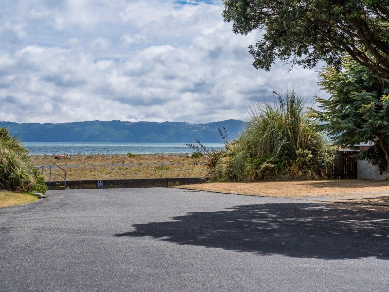 4A Nikau Street, Eastbourne, Lower Hutt - Carousel 19