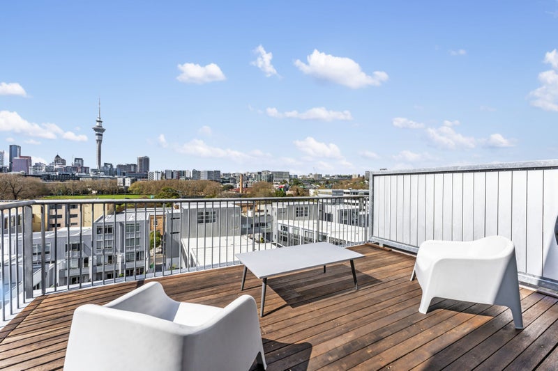 12 The Boardwalk, Auckland Central, Auckland - Carousel 1