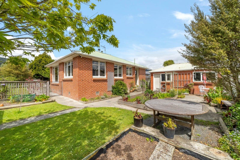 130 Stokes Valley Road, Stokes Valley, Lower Hutt - Carousel 2