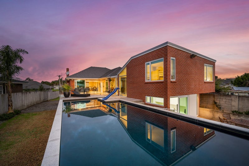 444 Old Te Atatu Road, Te Atatu Peninsula, Auckland - Carousel 1