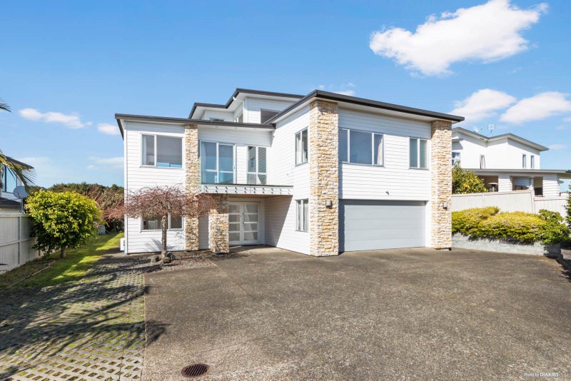 15 Onemana Way, Te Atatu Peninsula, Auckland - Carousel 2
