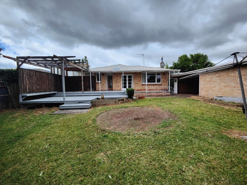 23 Greta Street, Glenview, Hamilton - Carousel 16