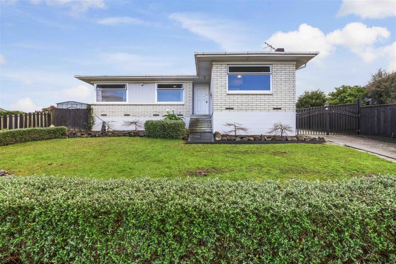 70 Pohutukawa Drive, Pukete, Hamilton - Carousel 1