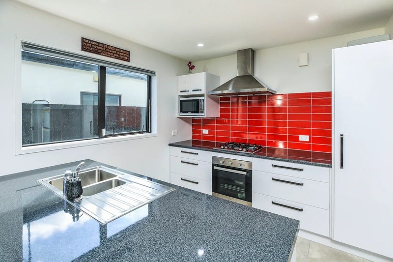 30 Probert Crescent, Chartwell, Hamilton - Carousel 2