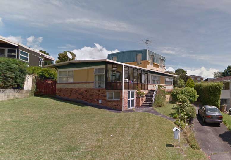 8 Charles Dickens Drive, Mellons Bay, Auckland - Carousel 1