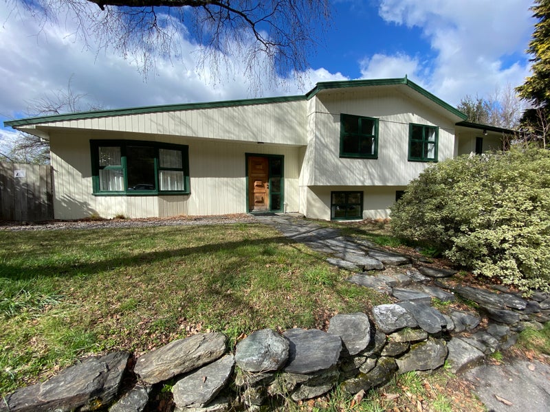 20 Arawata Terrace, Fernhill, Queenstown - Carousel 1