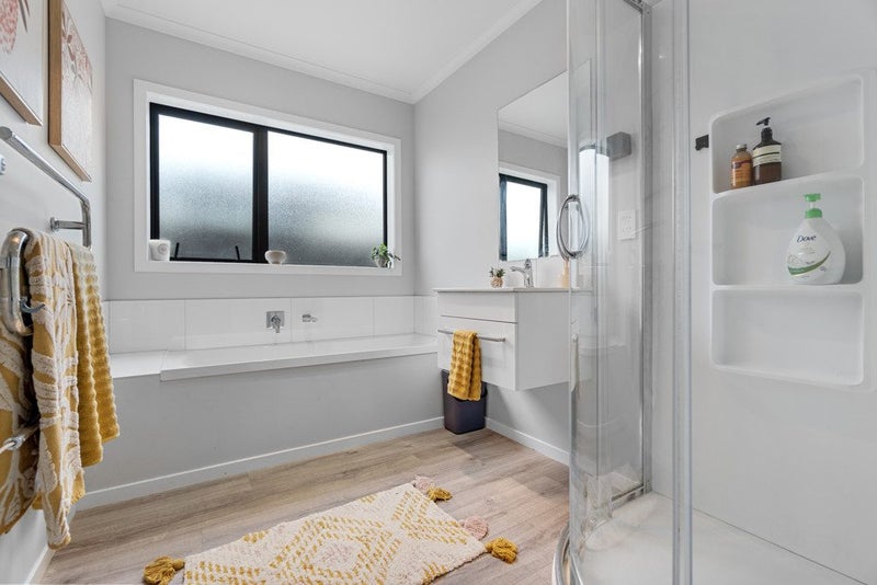 24 Old Farm Road, Hamilton East, Hamilton - Carousel 2