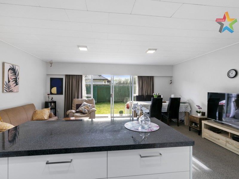 4/637 High ST, BOULCOTT, LOWER HUTT - Carousel 2