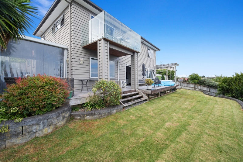 8 Henriette Place, The Gardens, Auckland - Carousel 1