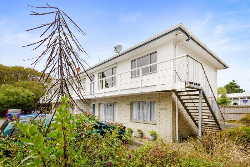 4/12A Oxford Street, Tawa, Wellington - Carousel 1