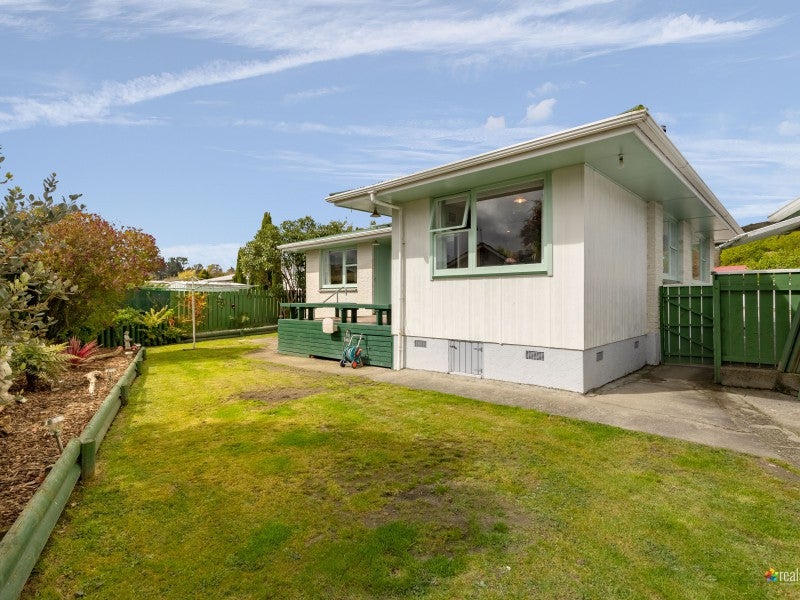 2/55 Hillside Drive, Maoribank, Upper Hutt - Carousel 1