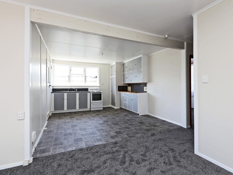 8 Bristol Place, Flaxmere, Hastings - Carousel 2