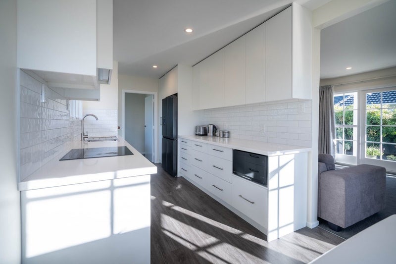 8 Denise Crescent, Hornby, Christchurch - Carousel 2