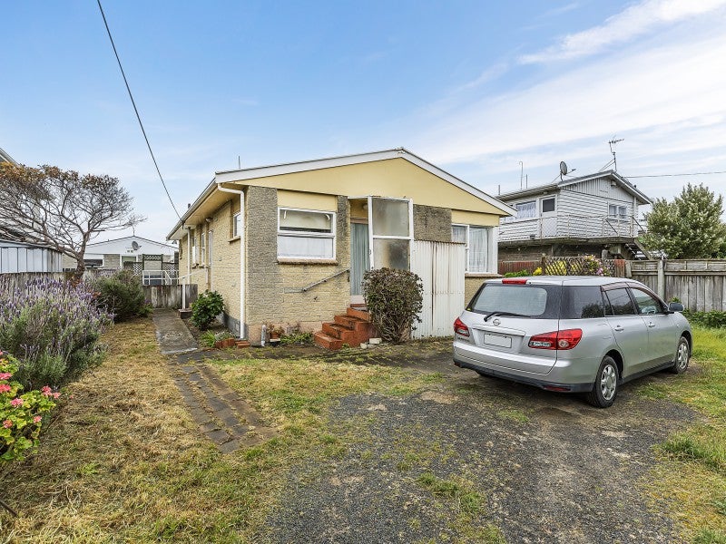 3/28 Brussels Street, Miramar, Wellington - Carousel 1