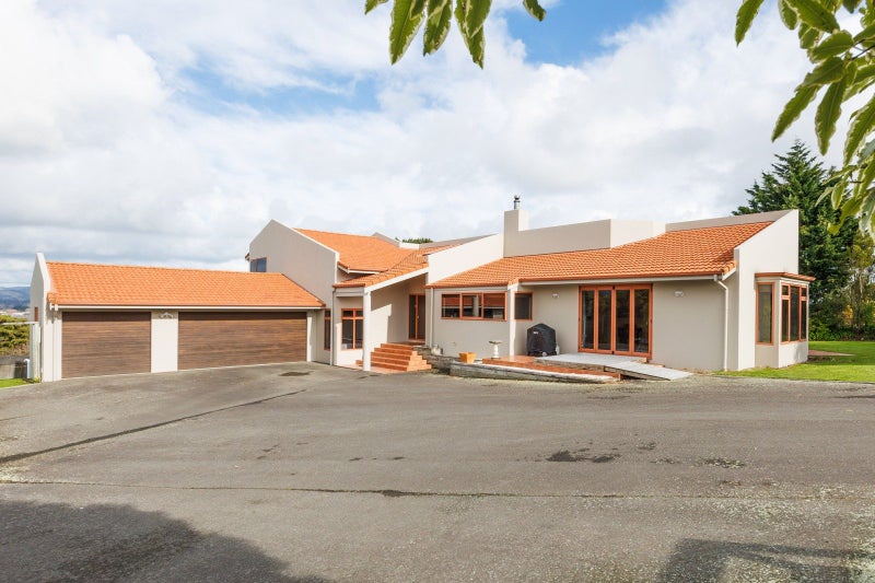 25 Schnell Drive, Kelvin Grove, Palmerston North - Carousel 1