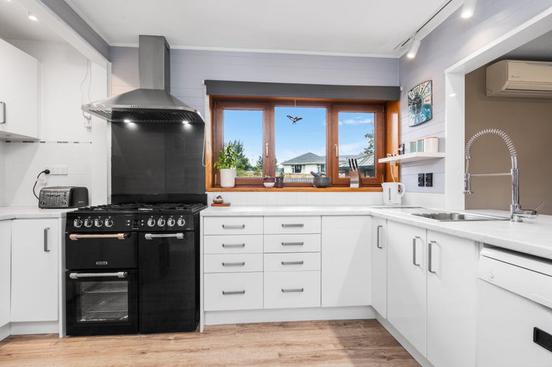 11 Weir Place, Hoon Hay, Christchurch - Carousel 1