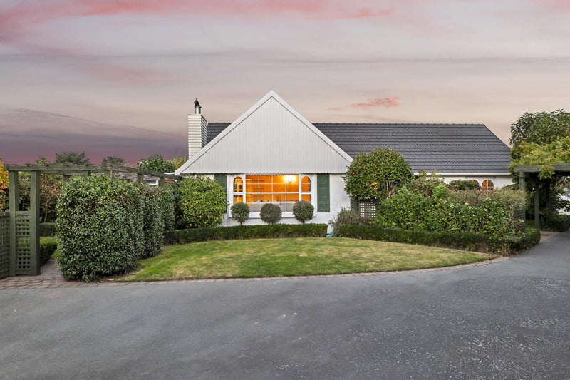 8 Skye Place, Burnside, Christchurch - Carousel 1