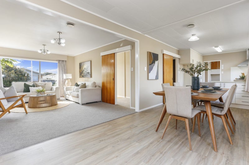 1 Pixie Place, Pakuranga Heights, Auckland - Carousel 1