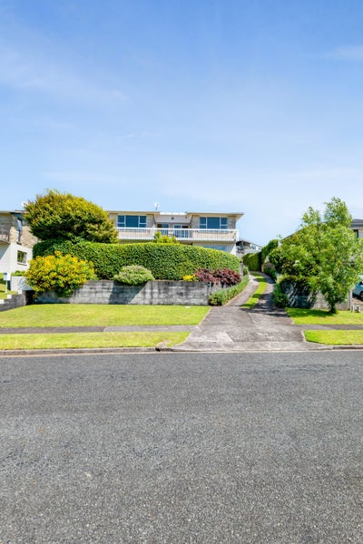 9 Saint Ives Grove, Whalers Gate, New Plymouth - Carousel 38