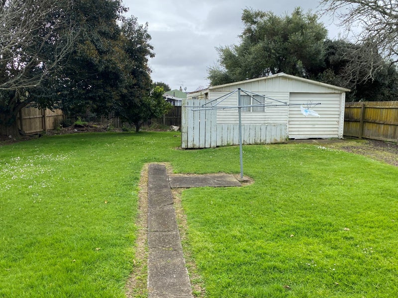 4 Blanes Road, Weymouth, Auckland - Carousel 13