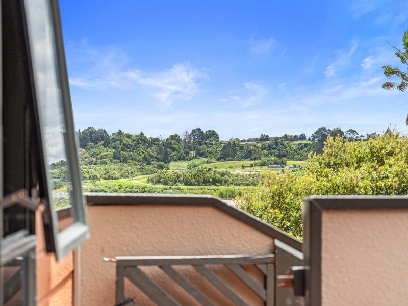 28 Tom Muir Drive, Gate Pa, Tauranga - Carousel 1