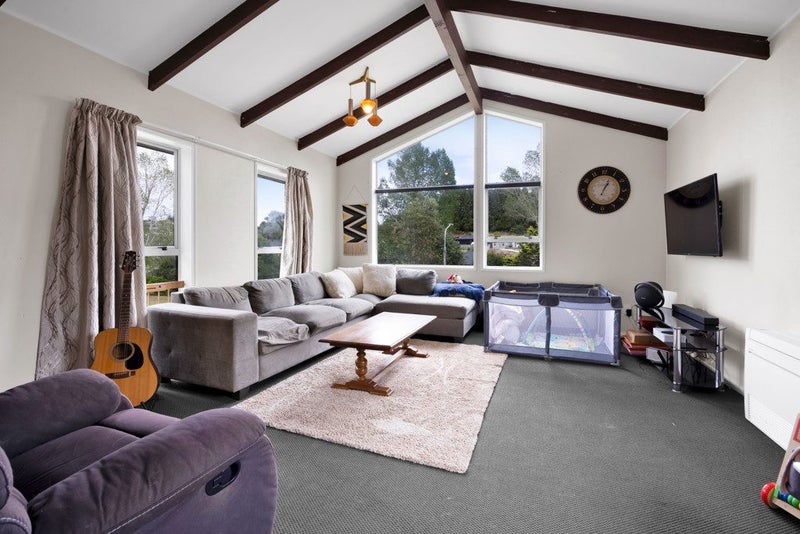 81 Poplar Grove, Whalers Gate, New Plymouth - Carousel 2