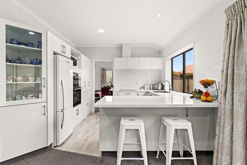 18 Claridge Place, Taradale, Napier - Carousel 1