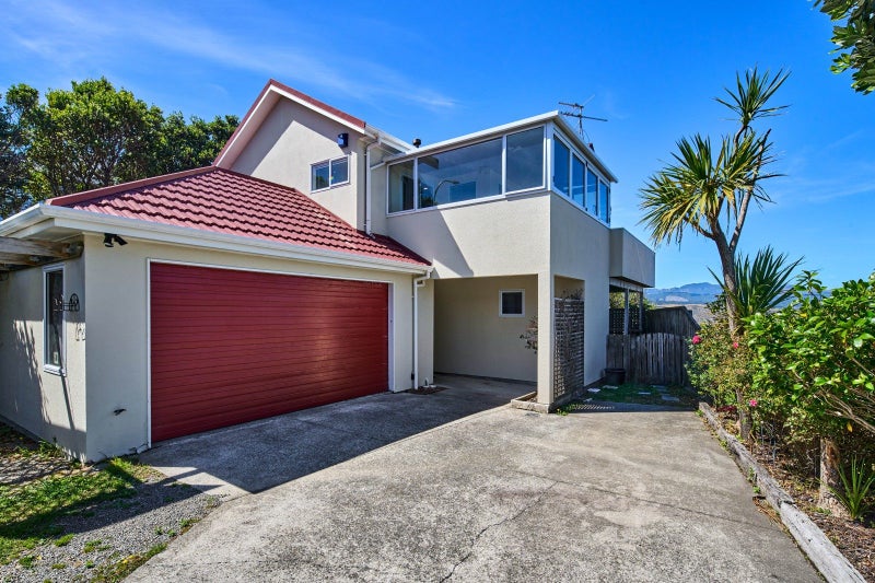 25 Bowes Crescent, Strathmore Park, Wellington - Carousel 1