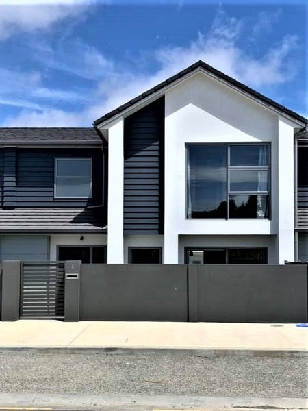 7 Karearea Avenue, Kenepuru, Porirua - Carousel 1