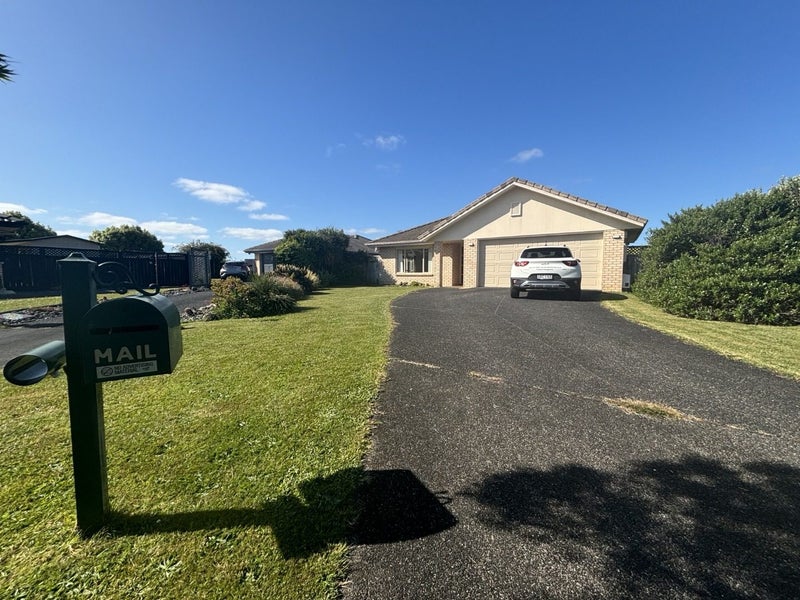 7 Checkerberry Court, Henderson, Auckland - Carousel 1