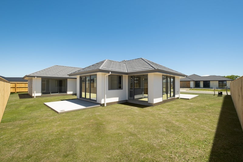 6 Carmine Crescent, Appleby, Richmond - Carousel 2