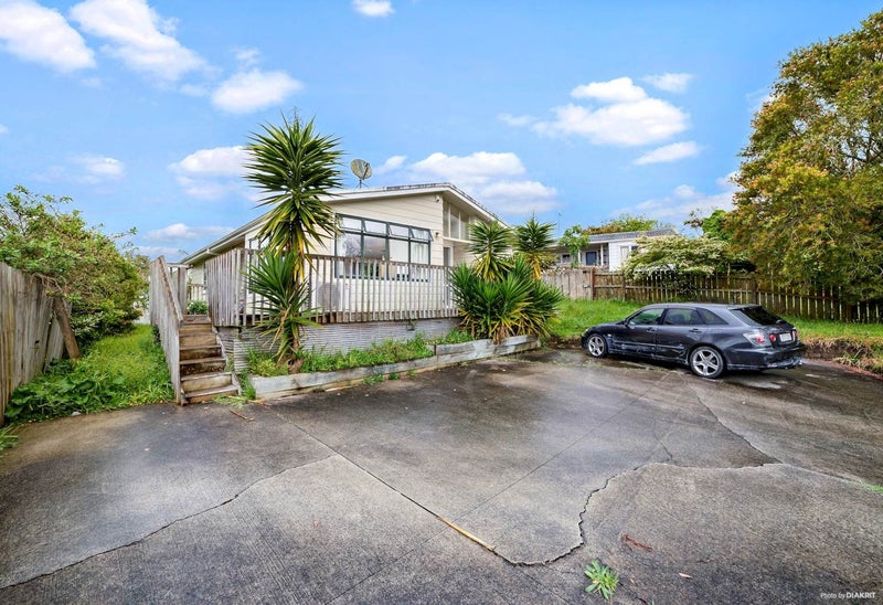 40 Taurus Crescent, Beach Haven, Auckland - Carousel 2