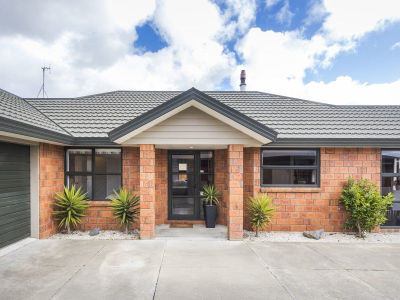60 Branigan Parade, Kelvin Grove, Palmerston North - Carousel 2