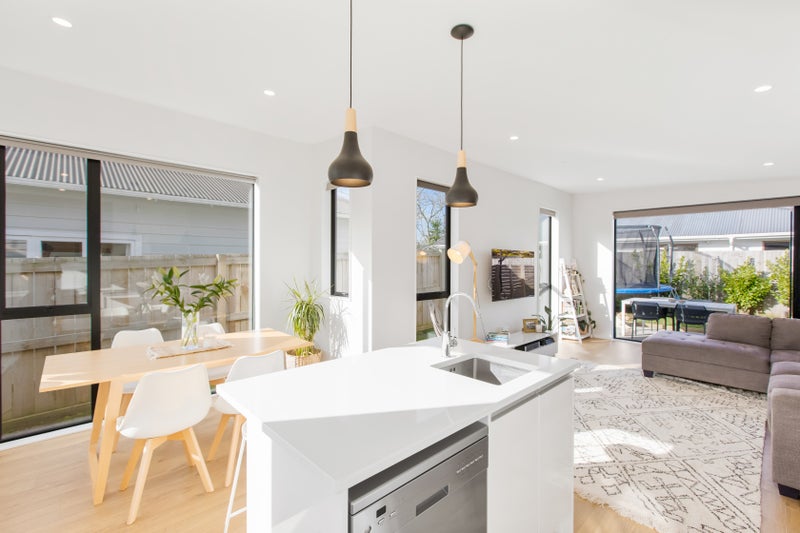86A Beach Haven Road, Beach Haven, Auckland - Carousel 2