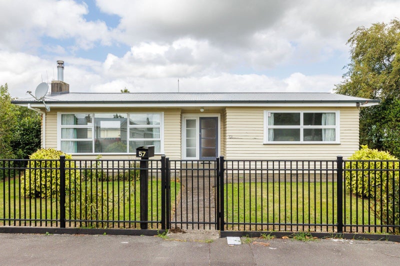 57 Sedcole Street, Pahiatua - Carousel 1