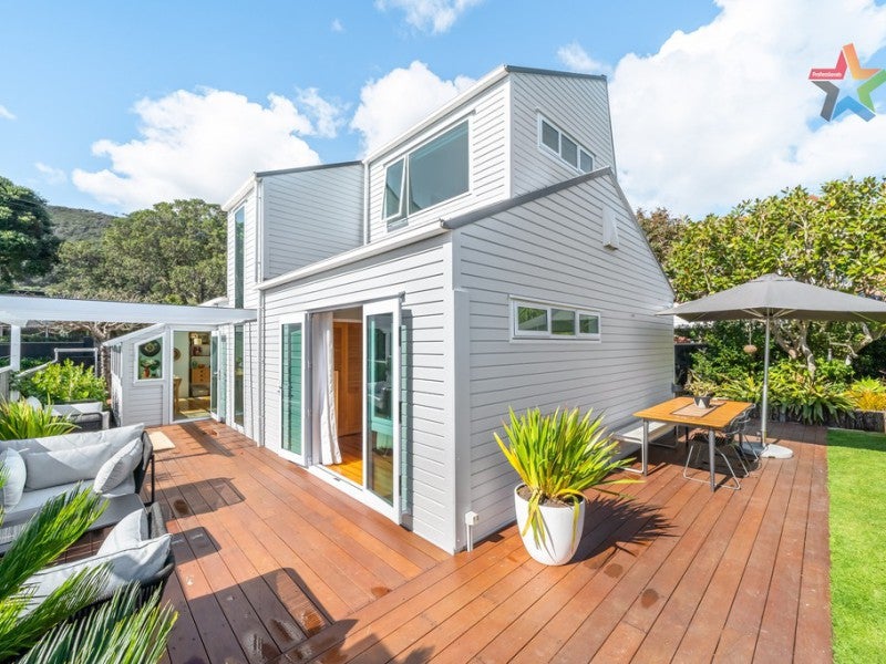 5 Maire Street, Eastbourne, Lower Hutt - Carousel 1