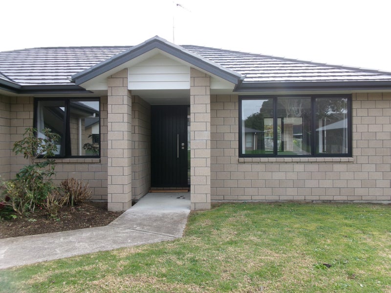 32 Owens Road, Waiuku, Waiuku - Carousel 1