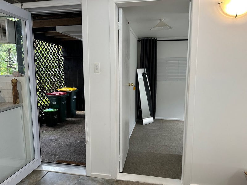 11 Roberts Road, Glenfield, Auckland - Carousel 24