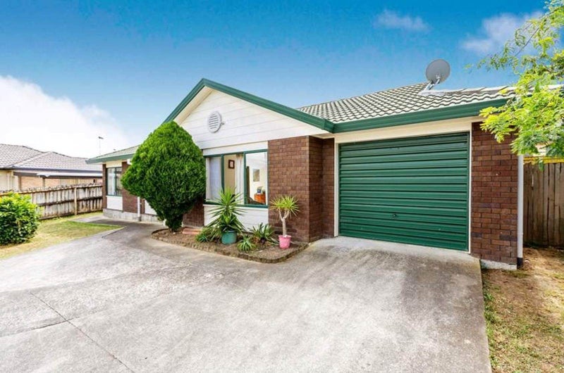 2/12 Rhine Place, Weymouth, Auckland - Carousel 1