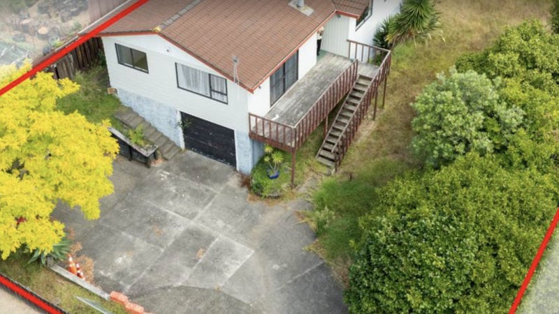 3 Clunie Place, Highland Park, Auckland - Carousel 1