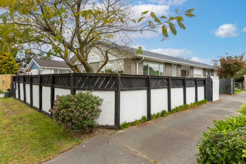 1/249 Waterloo Road, Hornby, Christchurch - Carousel 1