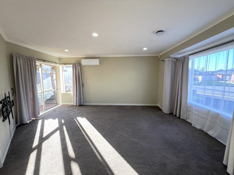 14 Sheldon Place, Burswood, Auckland - Carousel 2