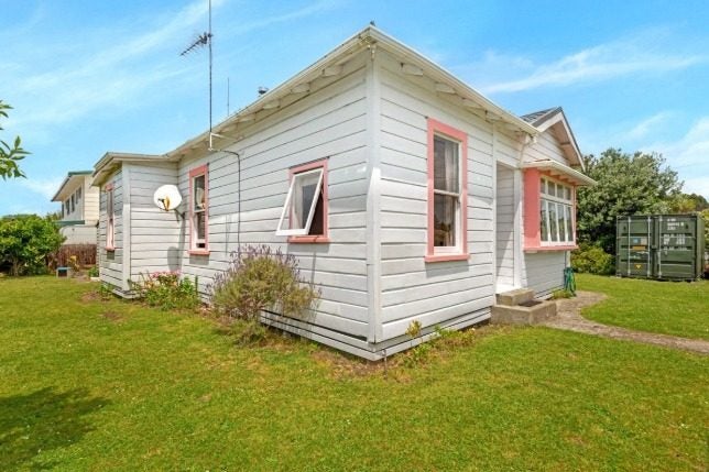 1 Willow Street, Mangapapa, Gisborne - Carousel 2