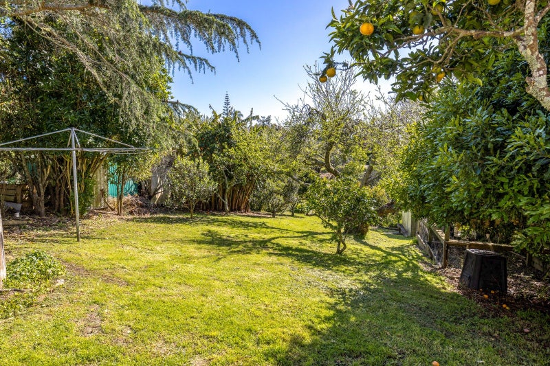 8 Tahatai Road, Oneroa, Waiheke Island - Carousel 12