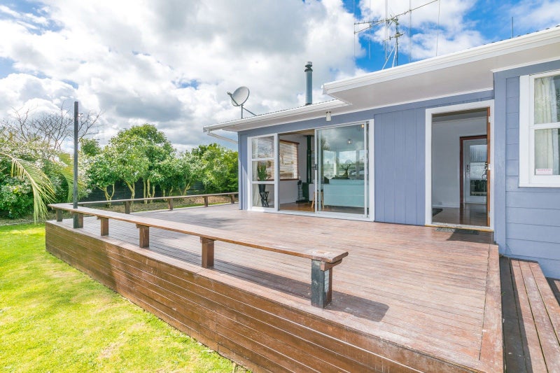 24 Rhonda Avenue, Deanwell, Hamilton - Carousel 2