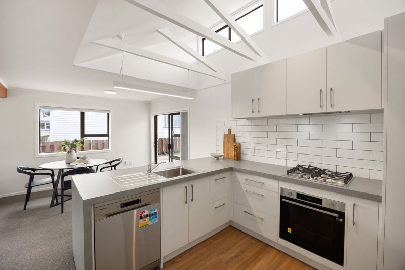 3/1 Saint Olpherts Avenue, Hamilton East, Hamilton - Carousel 1